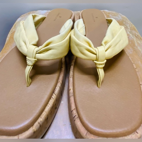 Caslon Cnantonella-Lea Yellow Leather Platform Flip Flop Sandal - Picture 3 of 8